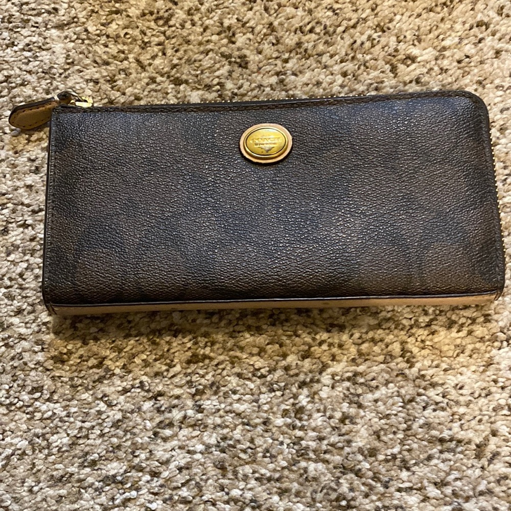 Coach Accordion Wallet that can hold Eight Credit Cards